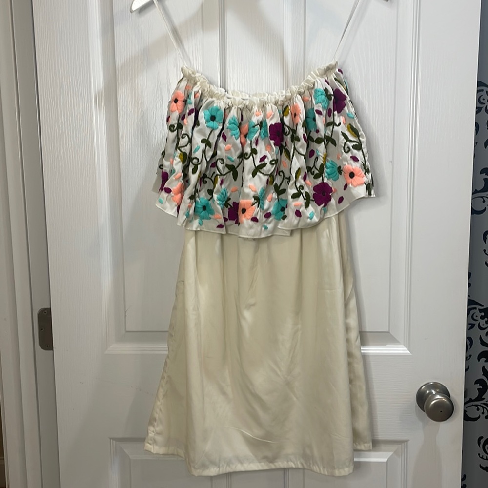 Judith March strapless dress with embroidery detail